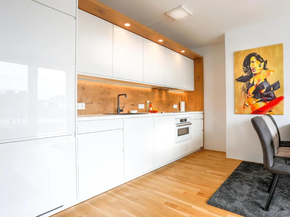 Sky9 Penthouse Apartments Viena 0*,