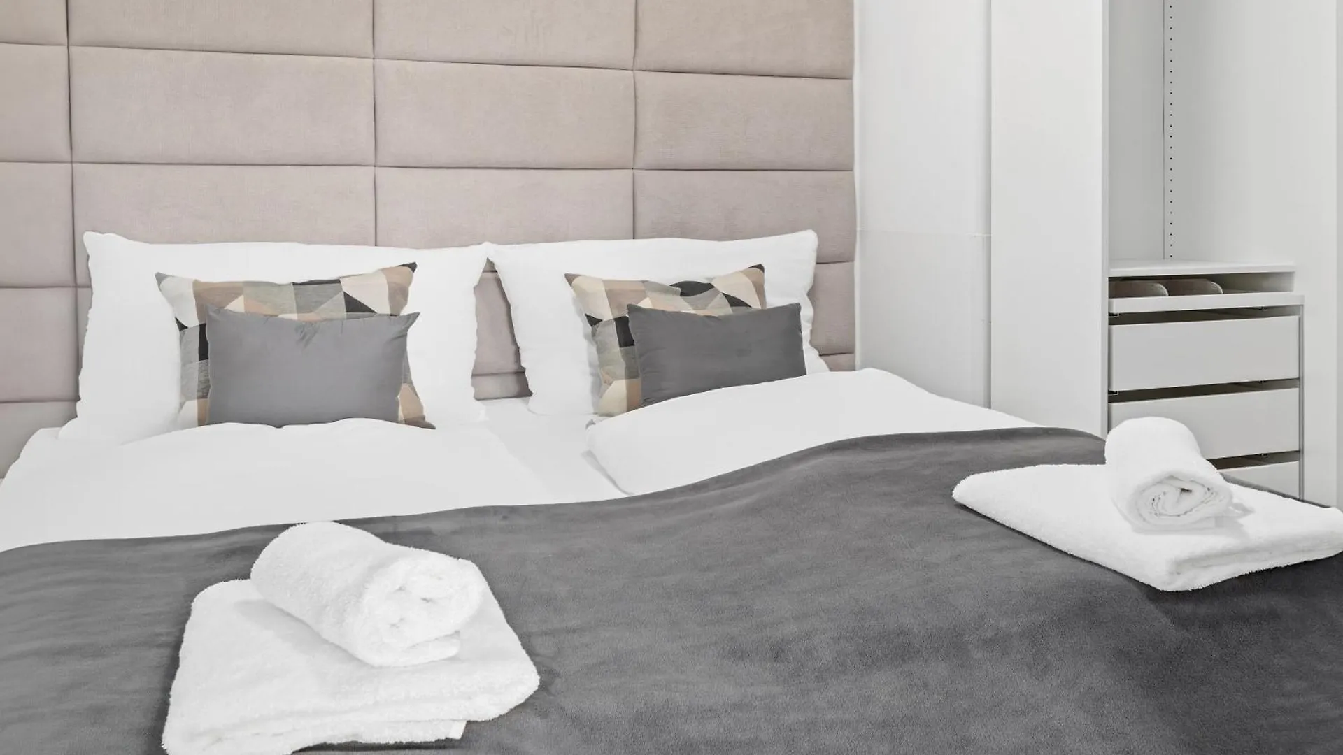 Sky9 Penthouse Apartments Viena
